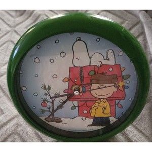 NEW PEANUTS HOLIDAY SOUND CLOCK "PLAYS LINUS & LUCY SONG" LIGHT SENSOR" NEW IBOX